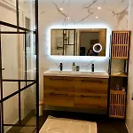 Premium Comfort-2 Suites-part-dieu-parking-netflix Apartmán