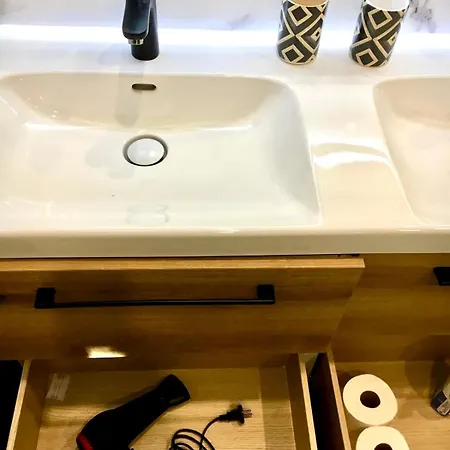 Premium Comfort-2 Suites-part-dieu-parking-netflix