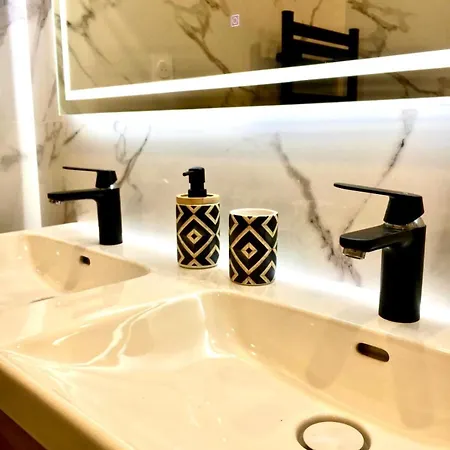 Premium Comfort-2 Suites-part-dieu-parking-netflix * Lyon