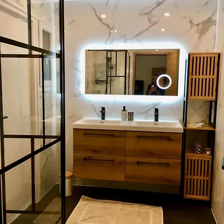 Premium Comfort-2 Suites-part-dieu-parking-netflix Apartment